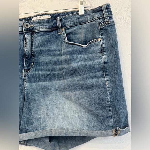 Torrid Light Blue Denim Jeans Shorts Size 26 - Picture 3 of 15